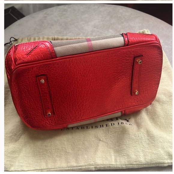 VERY RARE HTF! *Burberry Prorsum* Limited Edition Red  🌟RARE🌟 Runway *Burberry Prorsum* Limited Edition Red Metallic Novacheck Bag